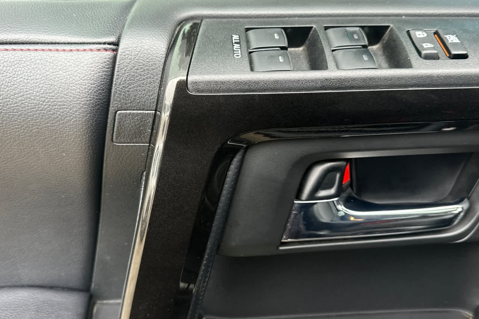 Thumbnail: 2019 Toyota 4Runner - 13