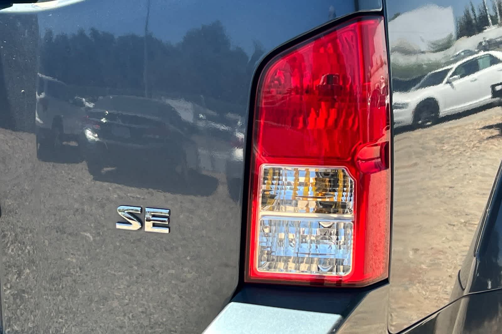 Thumbnail: 2006 Nissan Pathfinder - 13