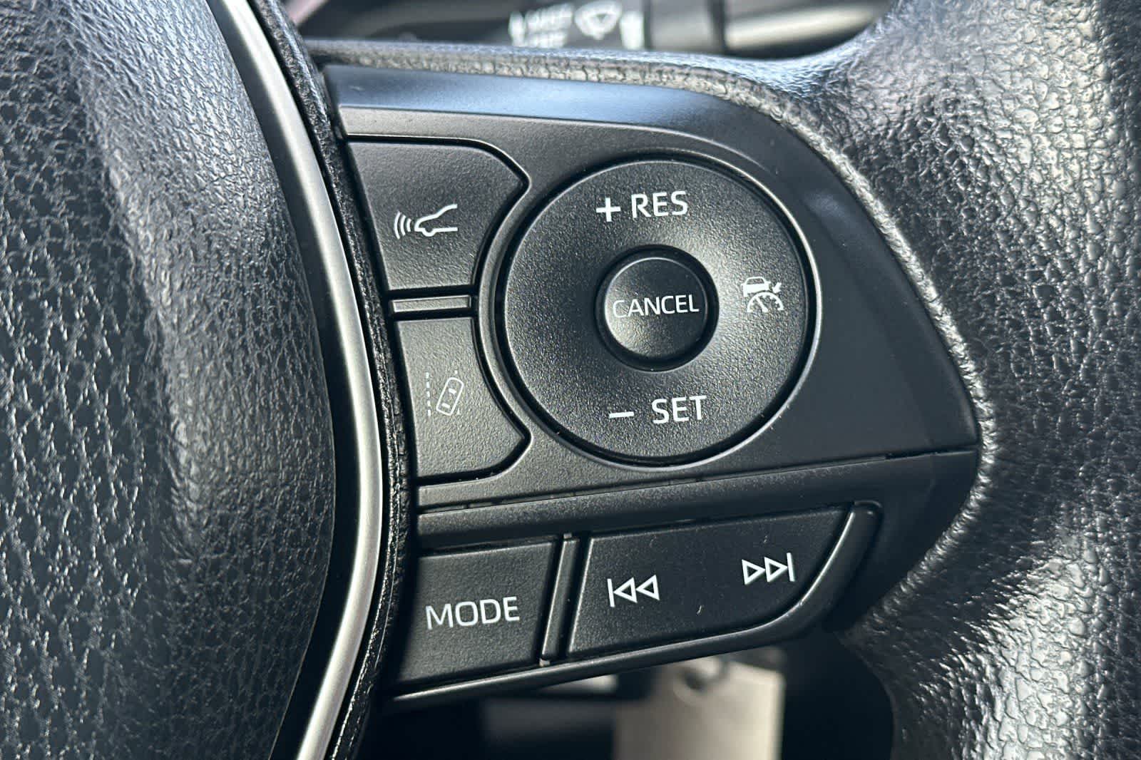 Thumbnail: 2018 Toyota Camry - 27