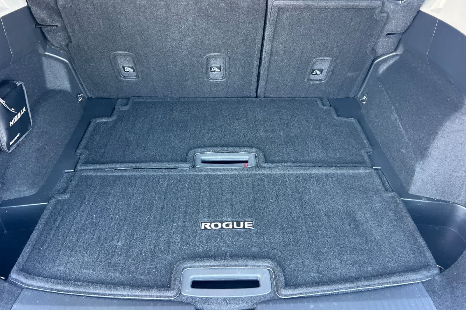 Thumbnail: 2022 Nissan Rogue - 18