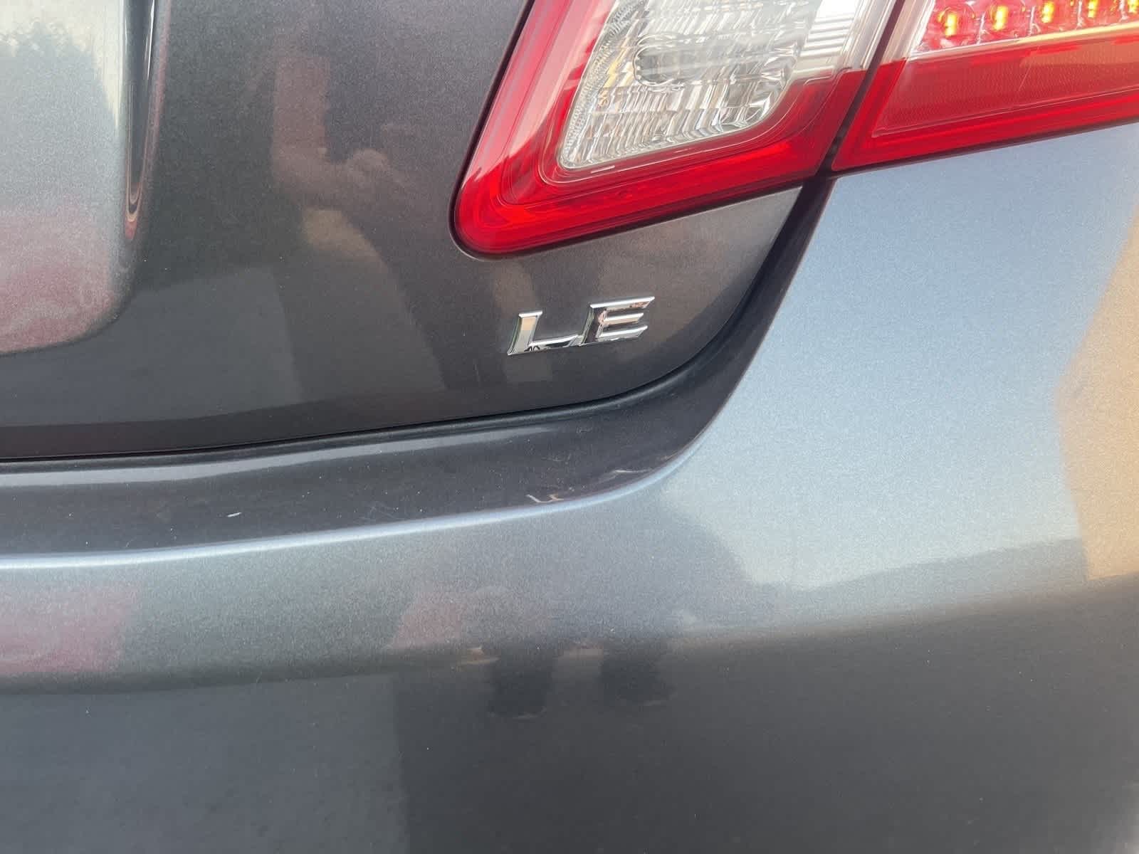 2010 Toyota Camry LE 13