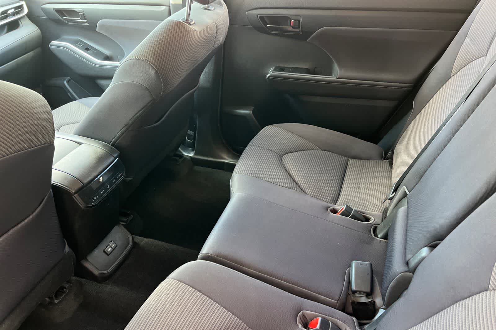 Thumbnail: 2023 Toyota Highlander - 5