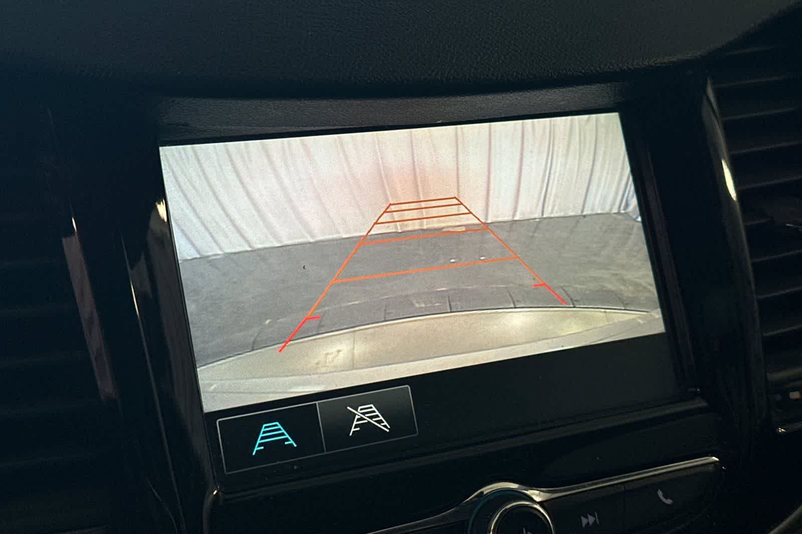 Thumbnail: 2017 Chevrolet Trax - 21