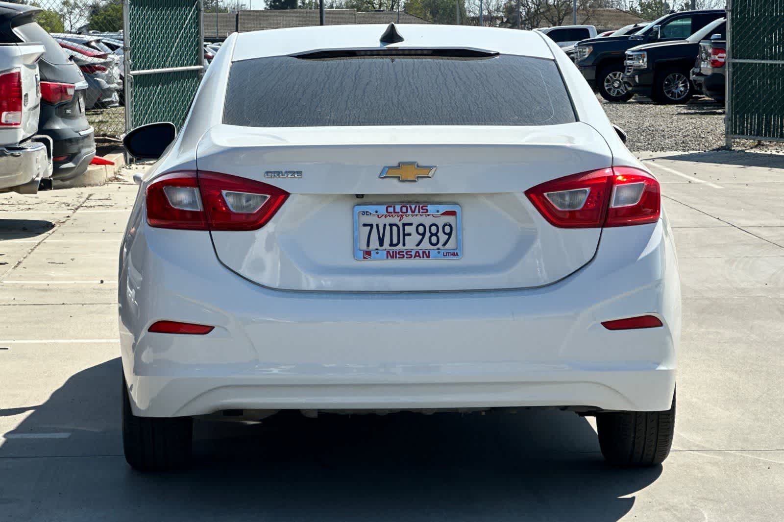 Thumbnail: 2017 Chevrolet Cruze - 8