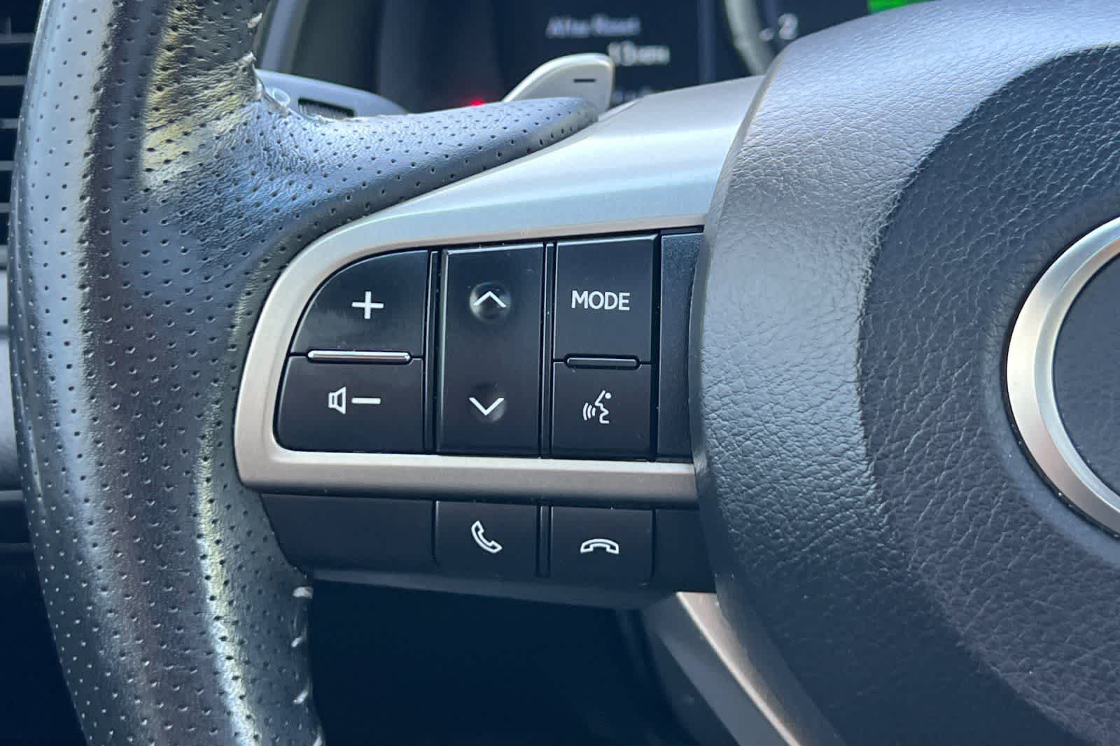 Thumbnail: 2019 Lexus RX - 33