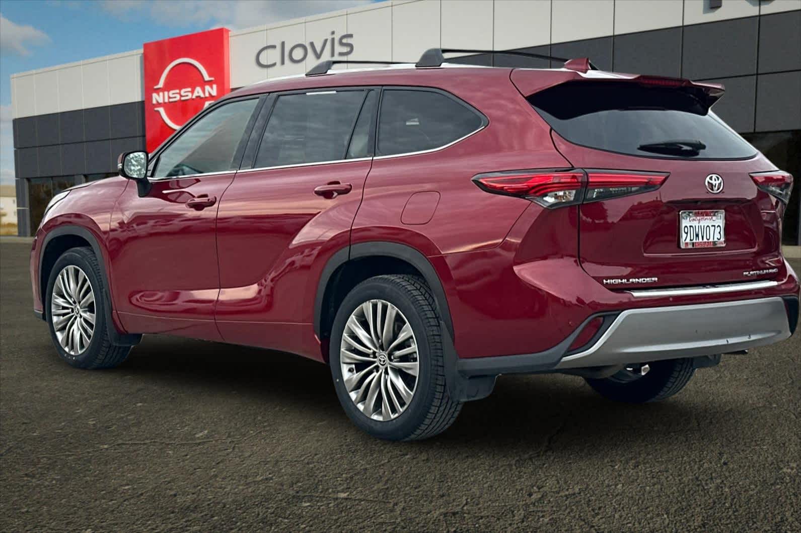 Thumbnail: 2022 Toyota Highlander - 7