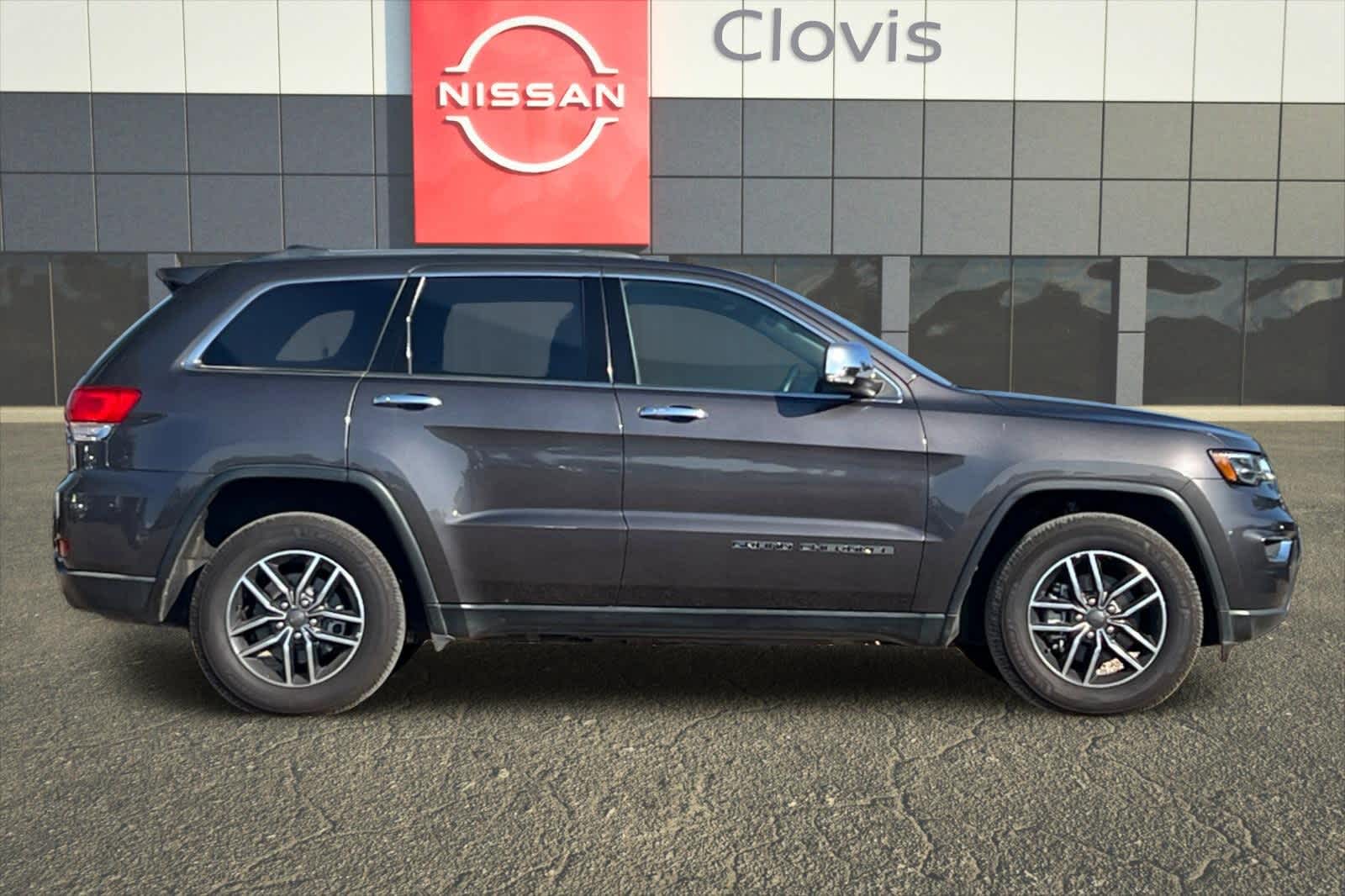 Thumbnail: 2019 Jeep Grand Cherokee - 9