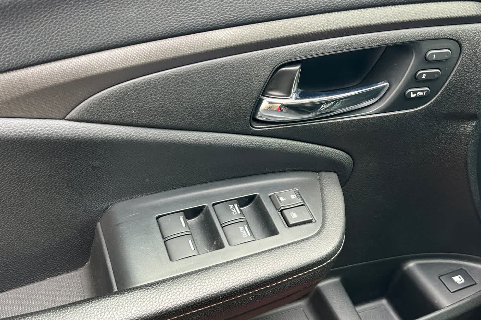 Thumbnail: 2023 Honda Ridgeline - 15