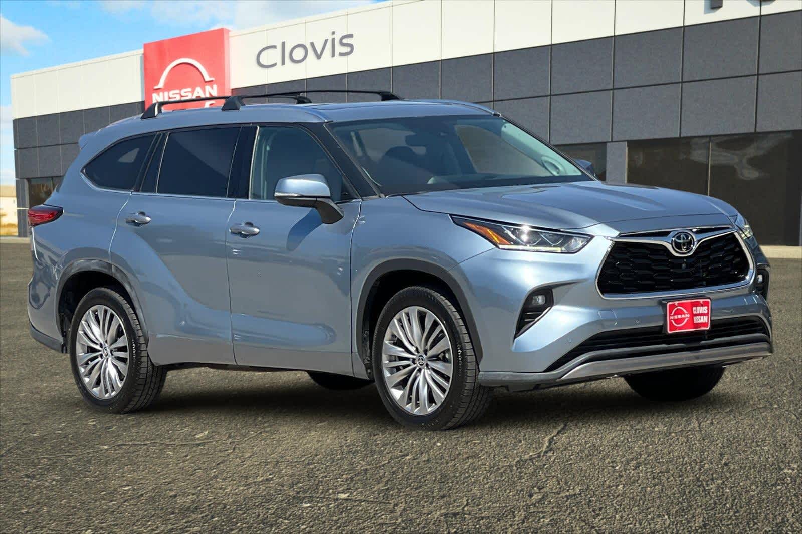 Thumbnail: 2022 Toyota Highlander - 10