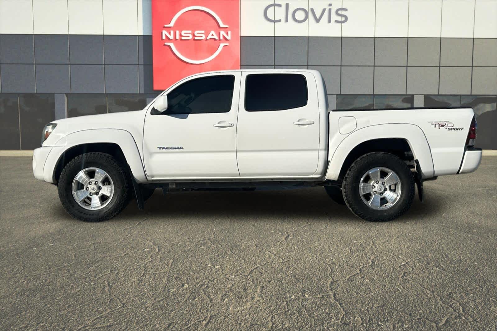 Thumbnail: 2011 Toyota Tacoma - 6