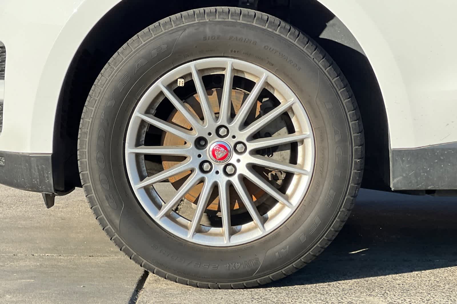 Thumbnail: 2019 Jaguar F-Pace - 29