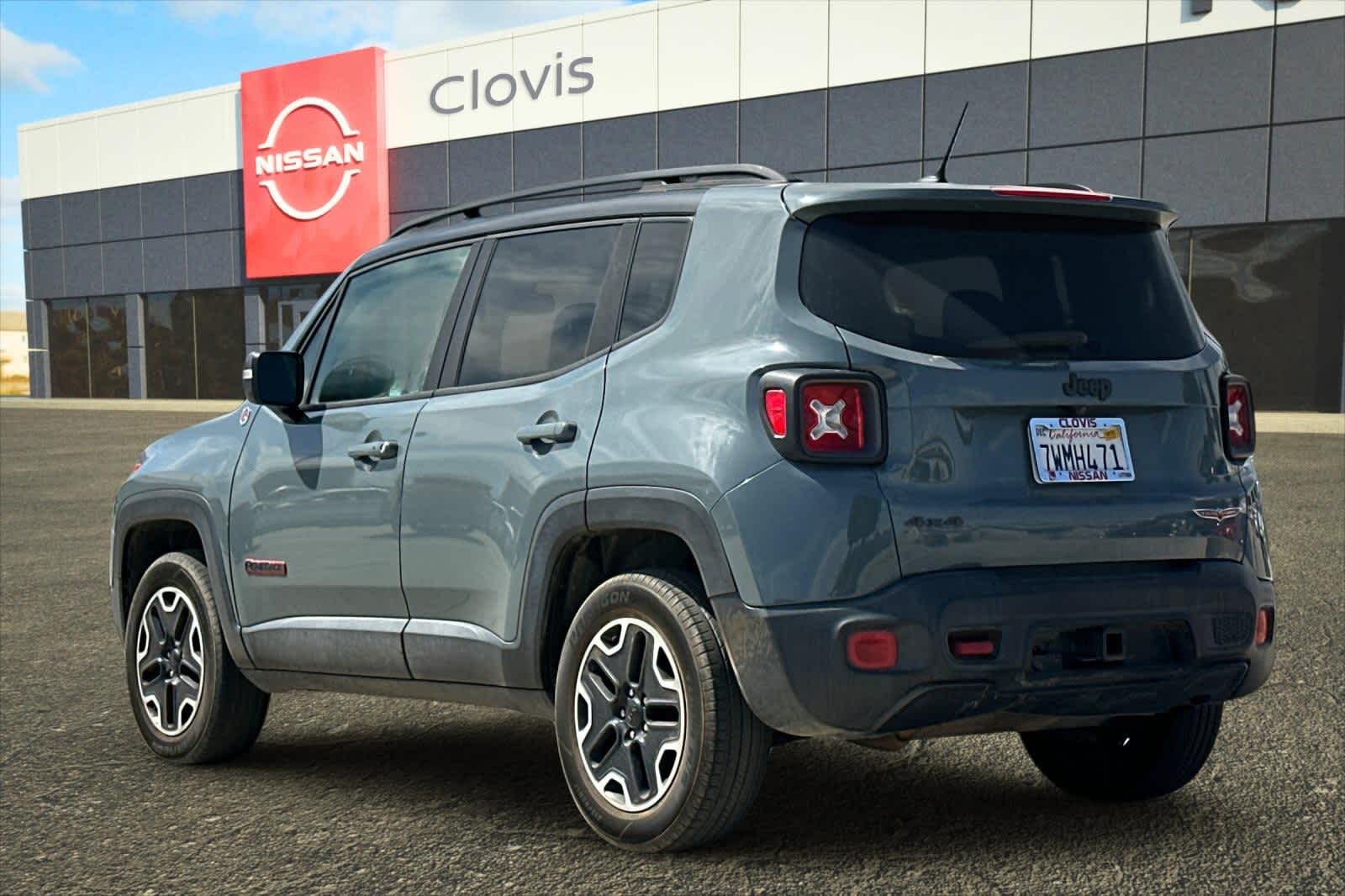 Thumbnail: 2016 Jeep Renegade - 6