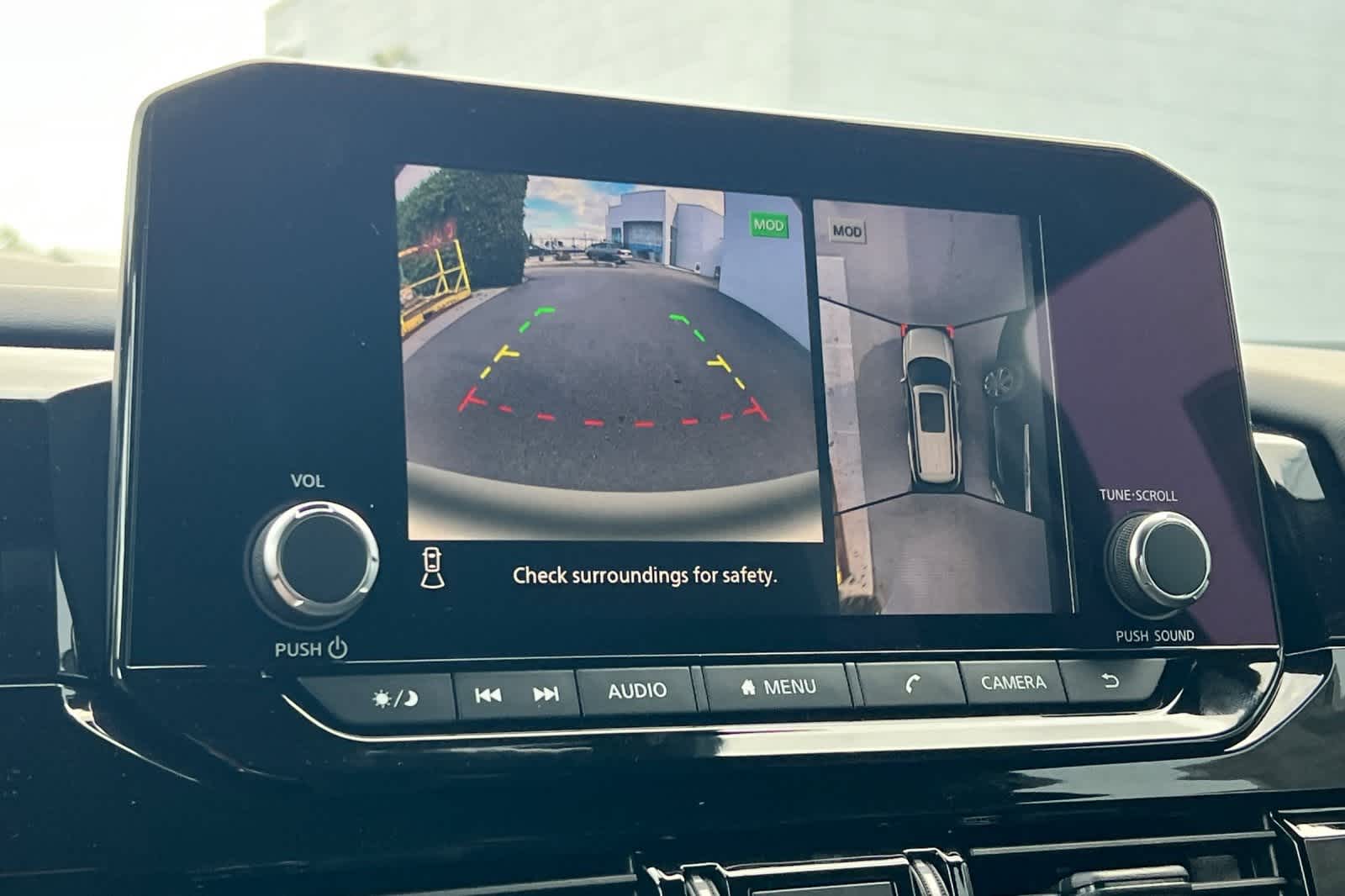 Thumbnail: 2025 Nissan Pathfinder - 24