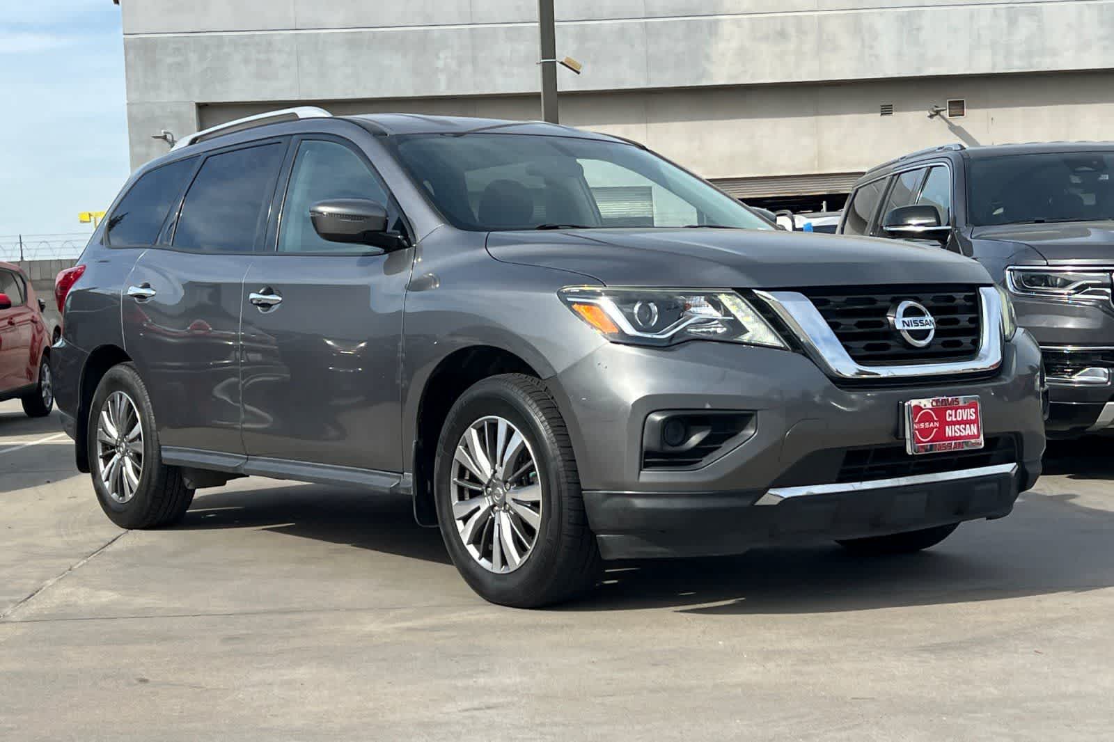 Thumbnail: 2020 Nissan Pathfinder - 10