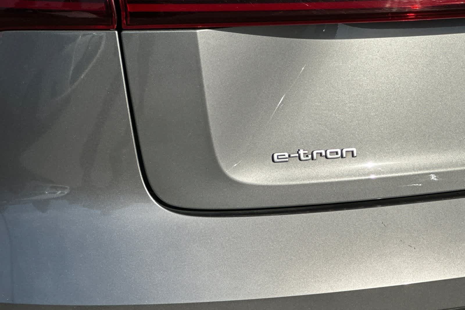 Thumbnail: 2019 Audi e-tron - 13