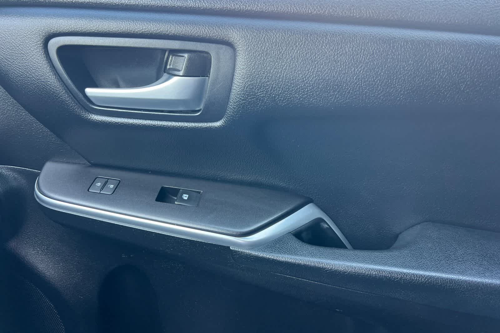 Thumbnail: 2016 Toyota Camry - 19