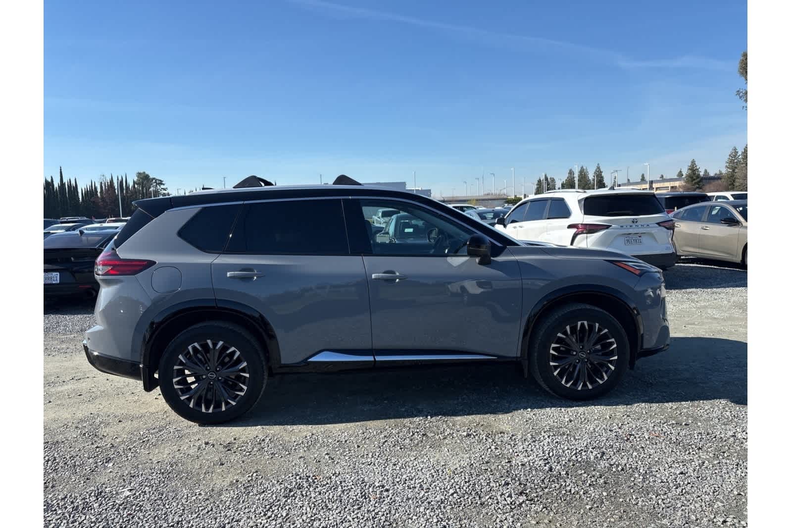 Thumbnail: 2025 Nissan Rogue - 9