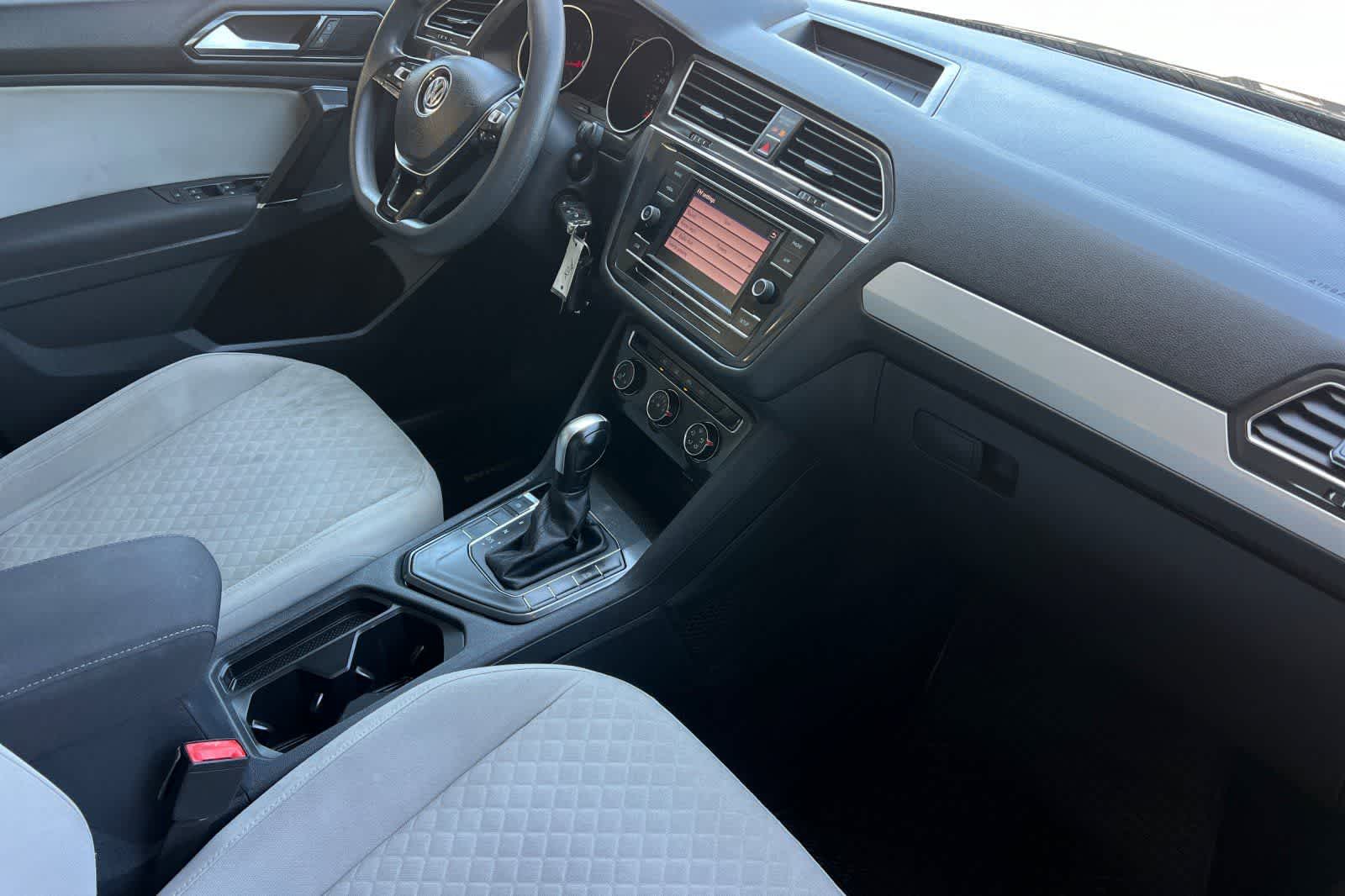 Thumbnail: 2018 Volkswagen Tiguan - 19