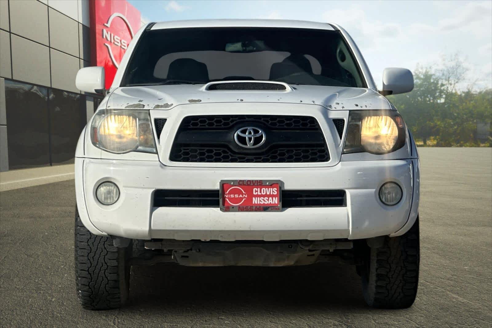 Thumbnail: 2011 Toyota Tacoma - 11