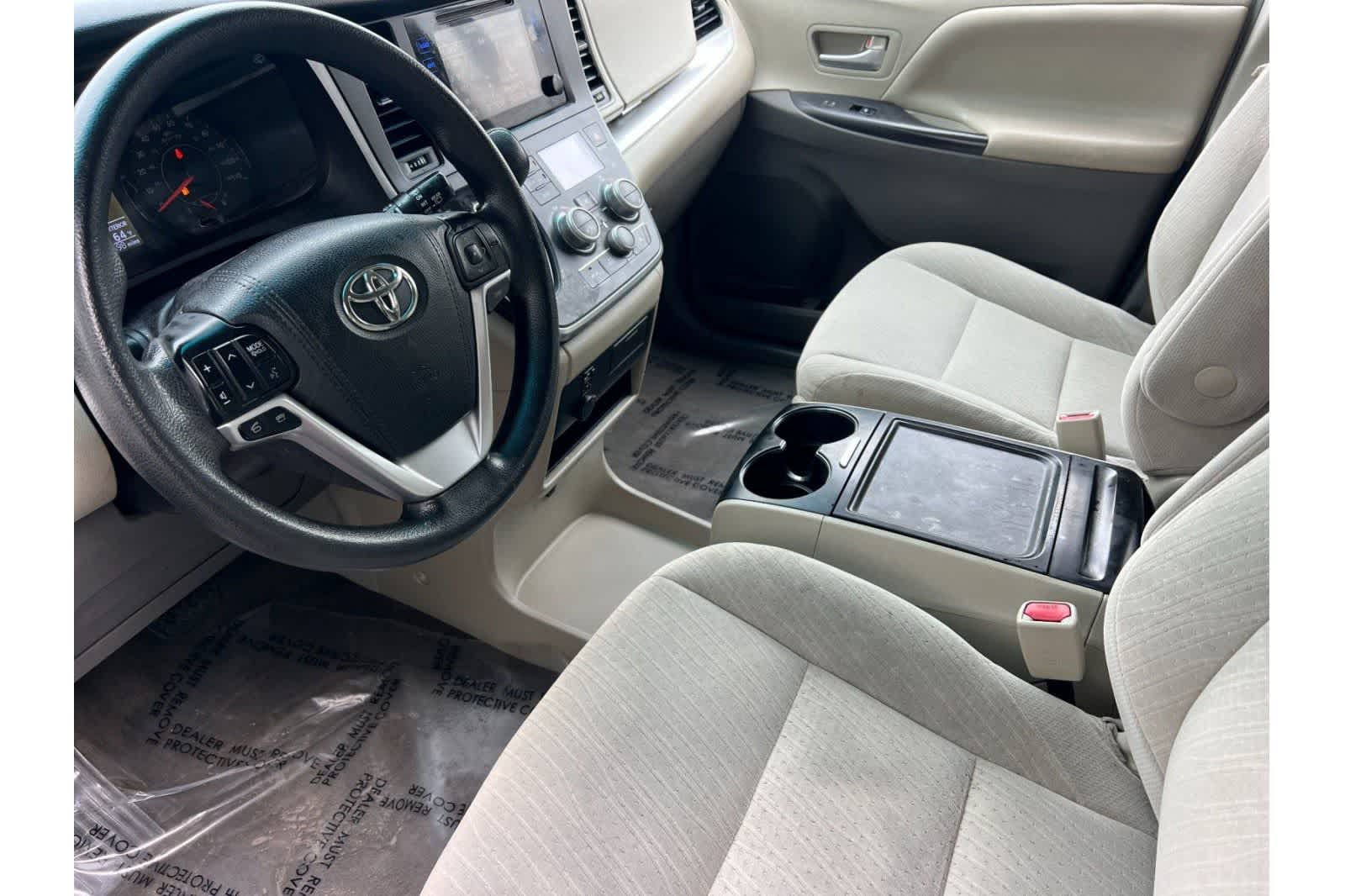 Thumbnail: 2017 Toyota Sienna - 13