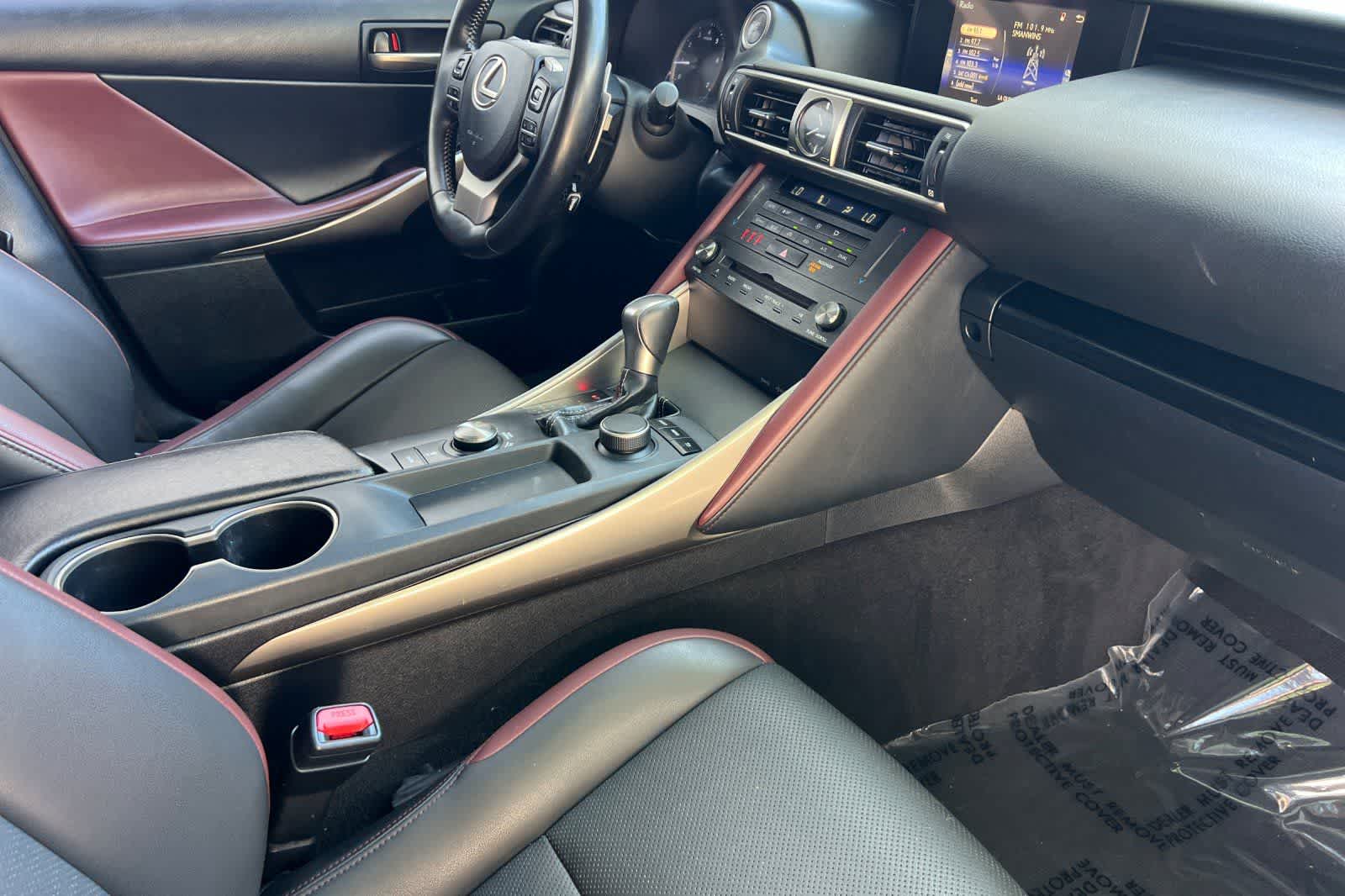 Thumbnail: 2020 Lexus IS - 18