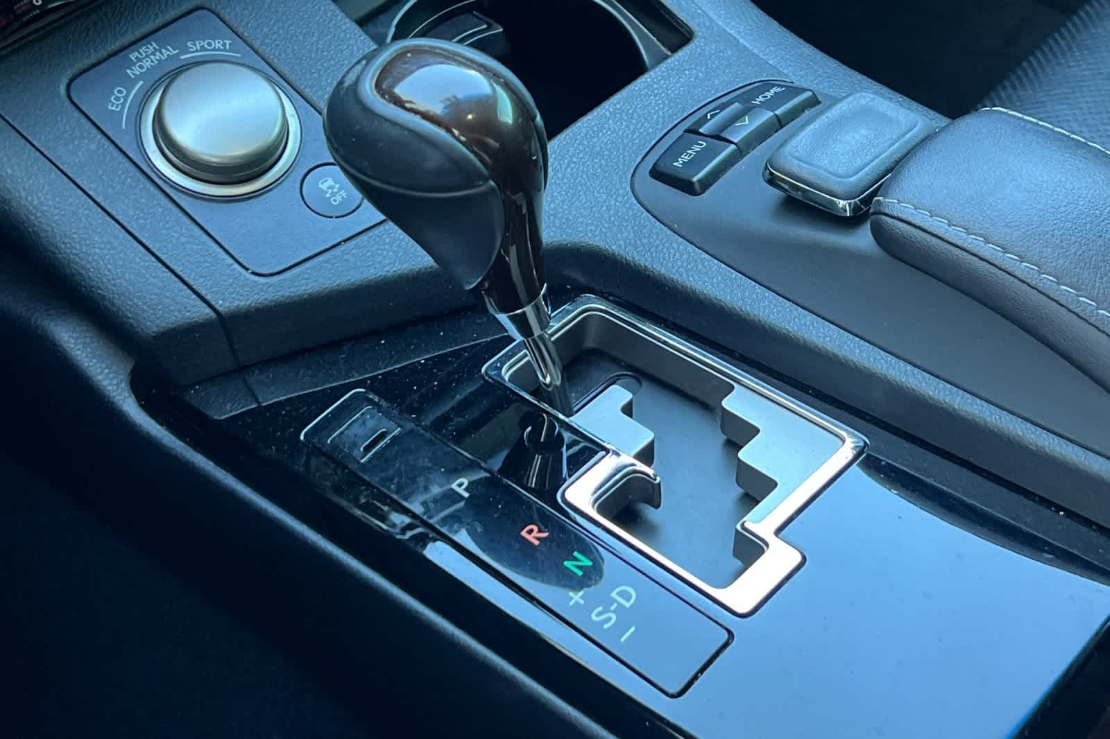 Thumbnail: 2015 Lexus ES - 24