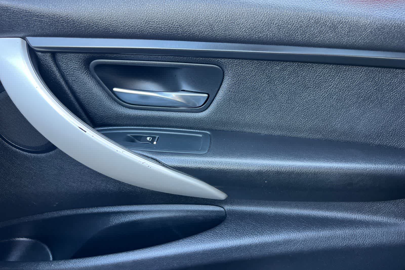 Thumbnail: 2016 BMW 3 Series - 20