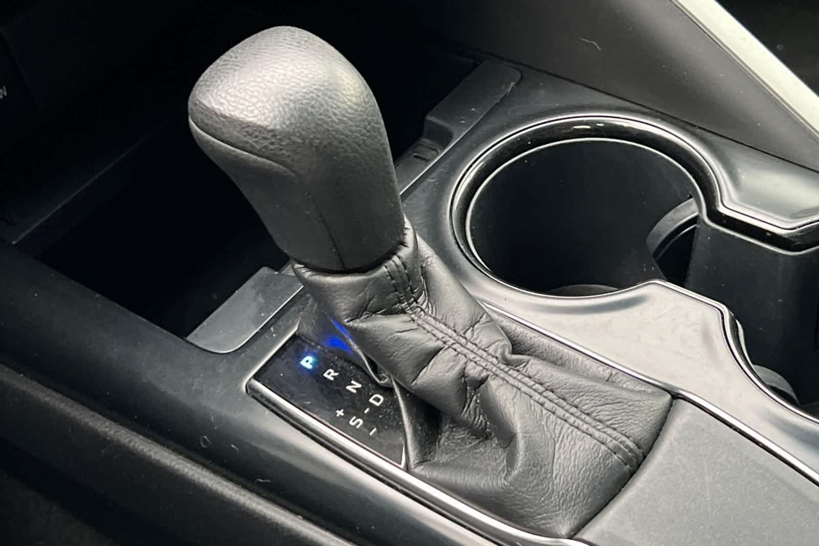 Thumbnail: 2019 Toyota Camry - 25