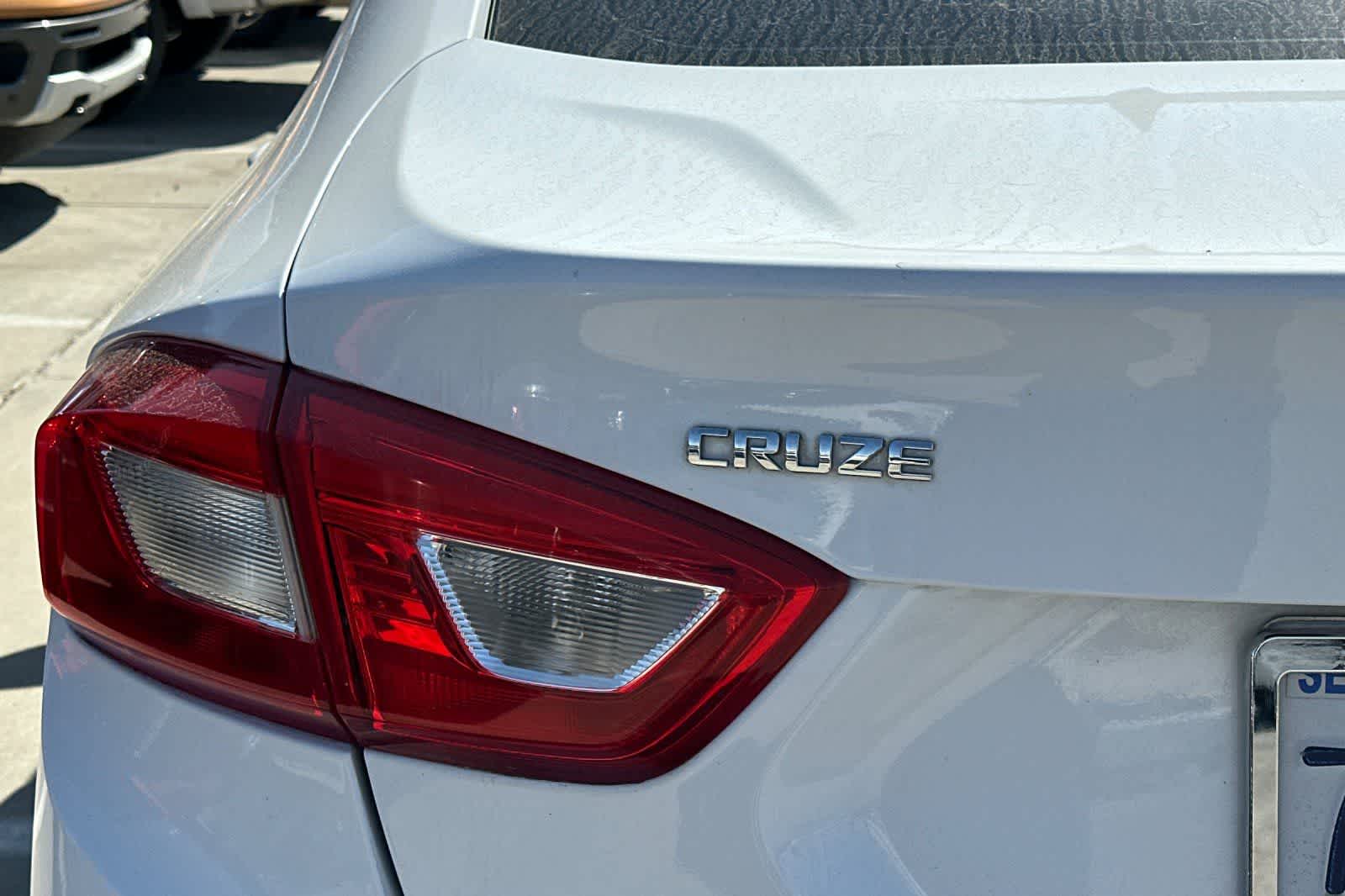 Thumbnail: 2017 Chevrolet Cruze - 13