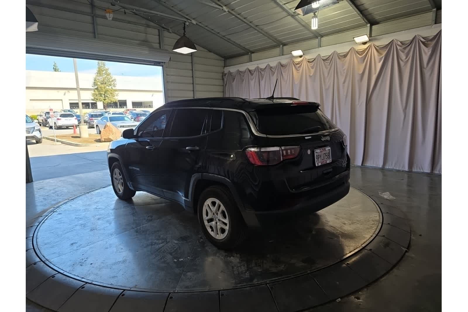 Thumbnail: 2021 Jeep Compass - 8