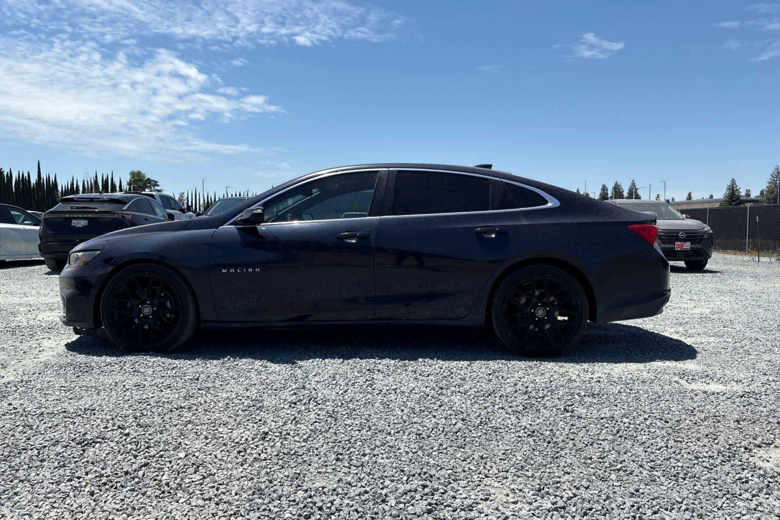 Thumbnail: 2016 Chevrolet Malibu - 6