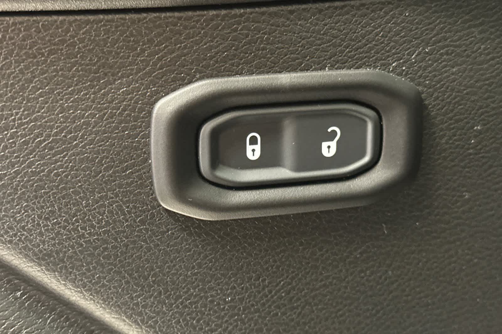 Thumbnail: 2023 Jeep Wrangler - 14