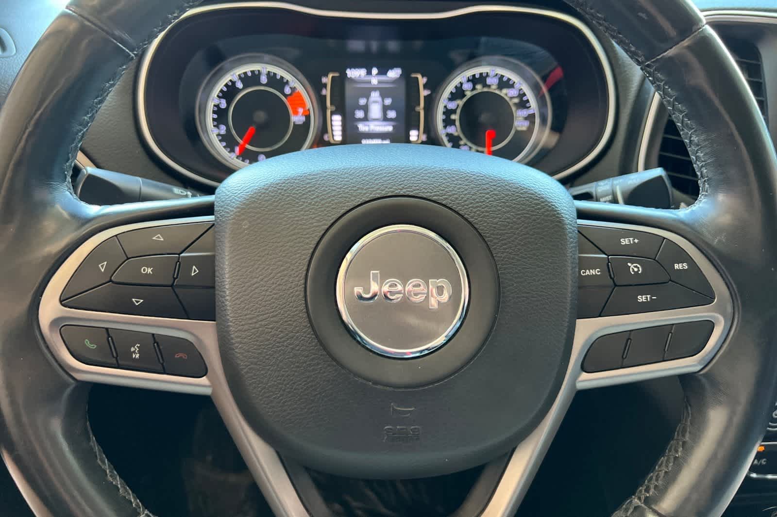 Thumbnail: 2019 Jeep Cherokee - 26