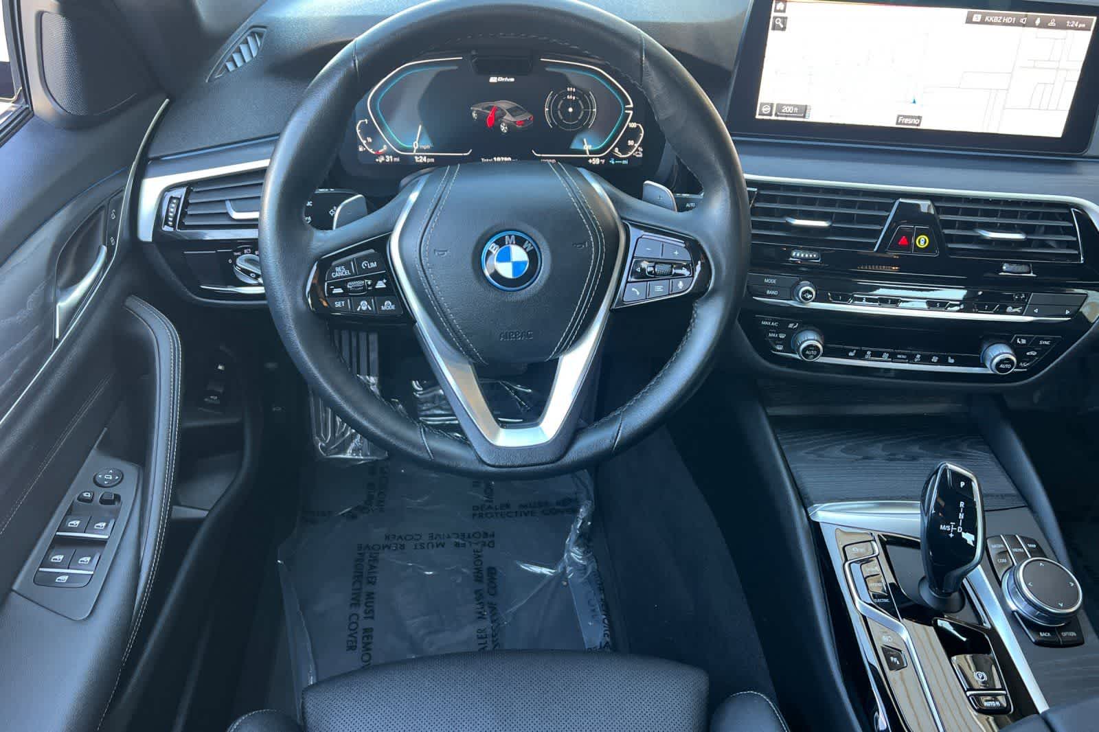 Thumbnail: 2023 BMW 5 Series - 16