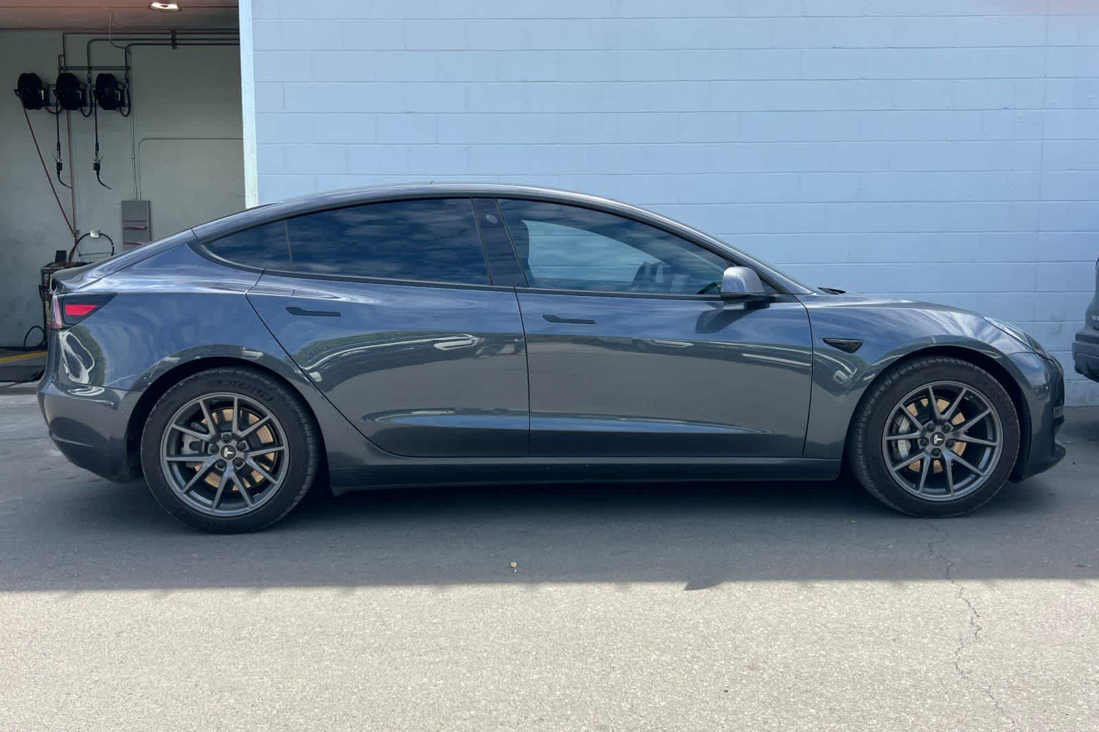 Thumbnail: 2022 Tesla Model 3 - 9