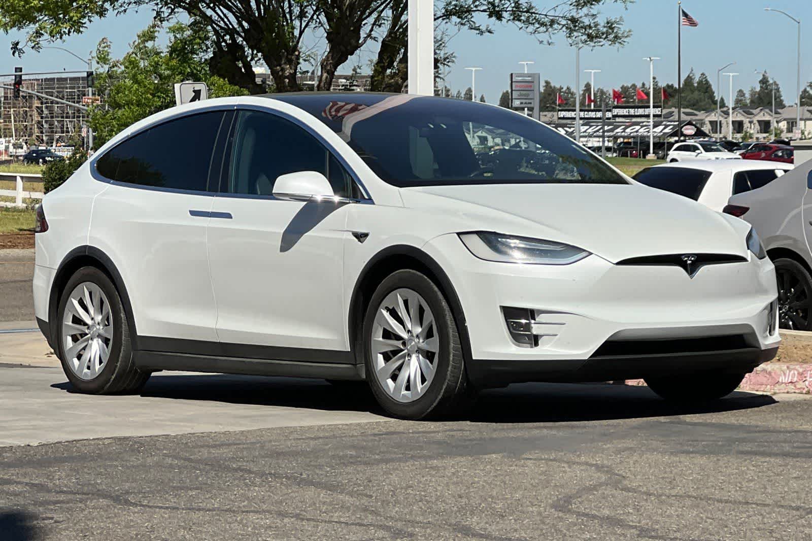 Thumbnail: 2018 Tesla Model X - 10