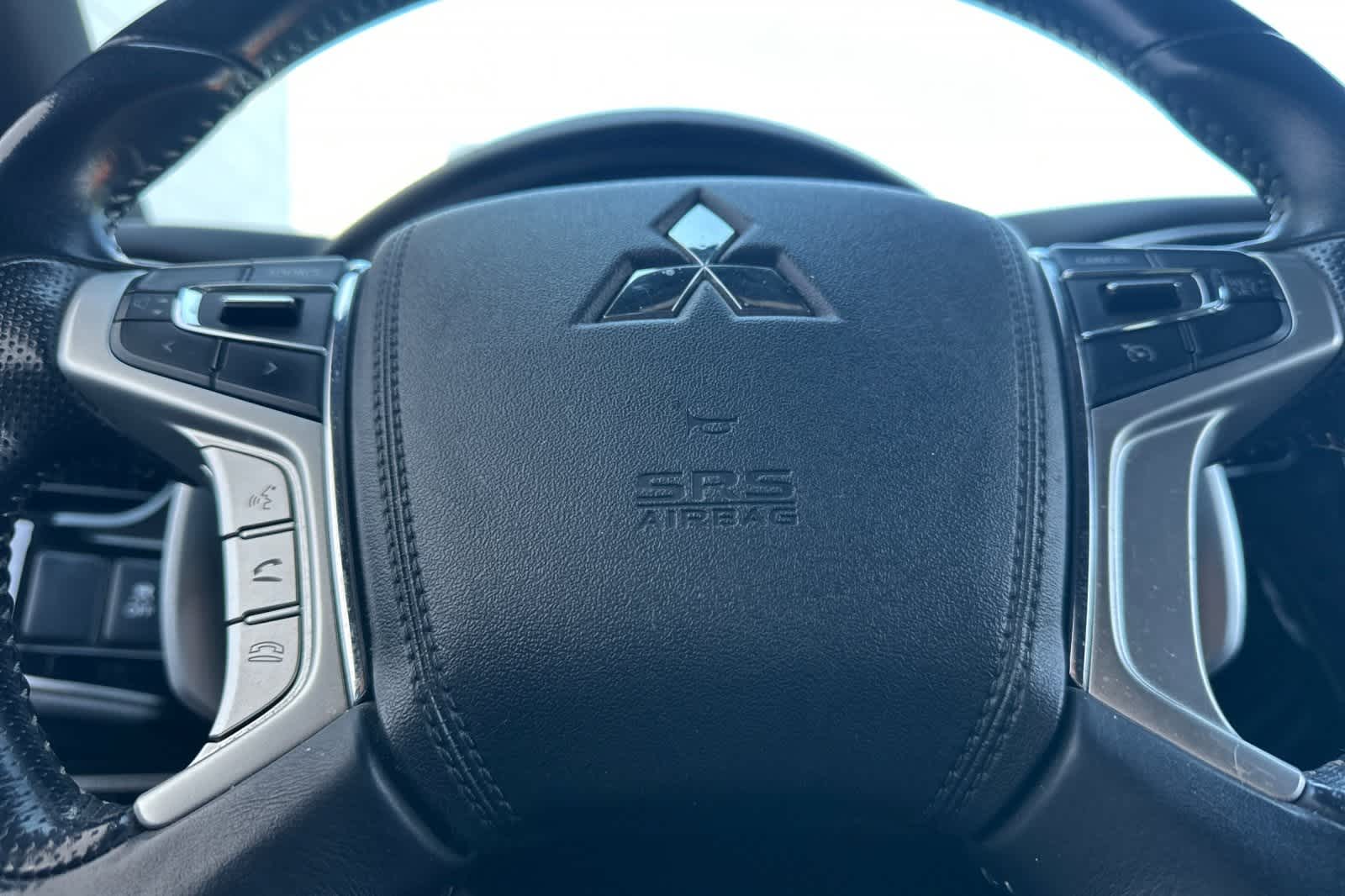 Thumbnail: 2022 Mitsubishi Outlander - 26