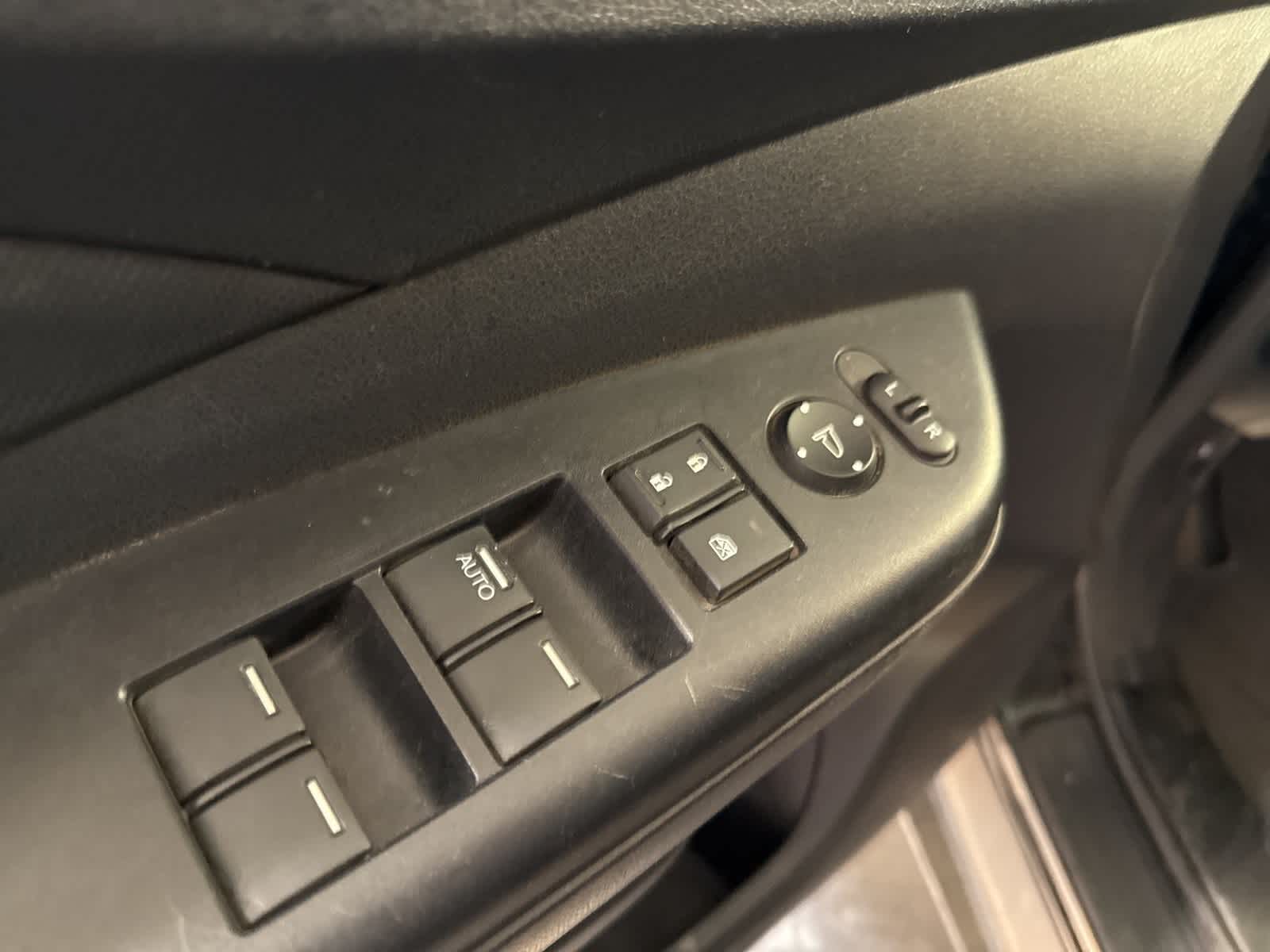 Thumbnail: 2016 Honda CR-V - 17