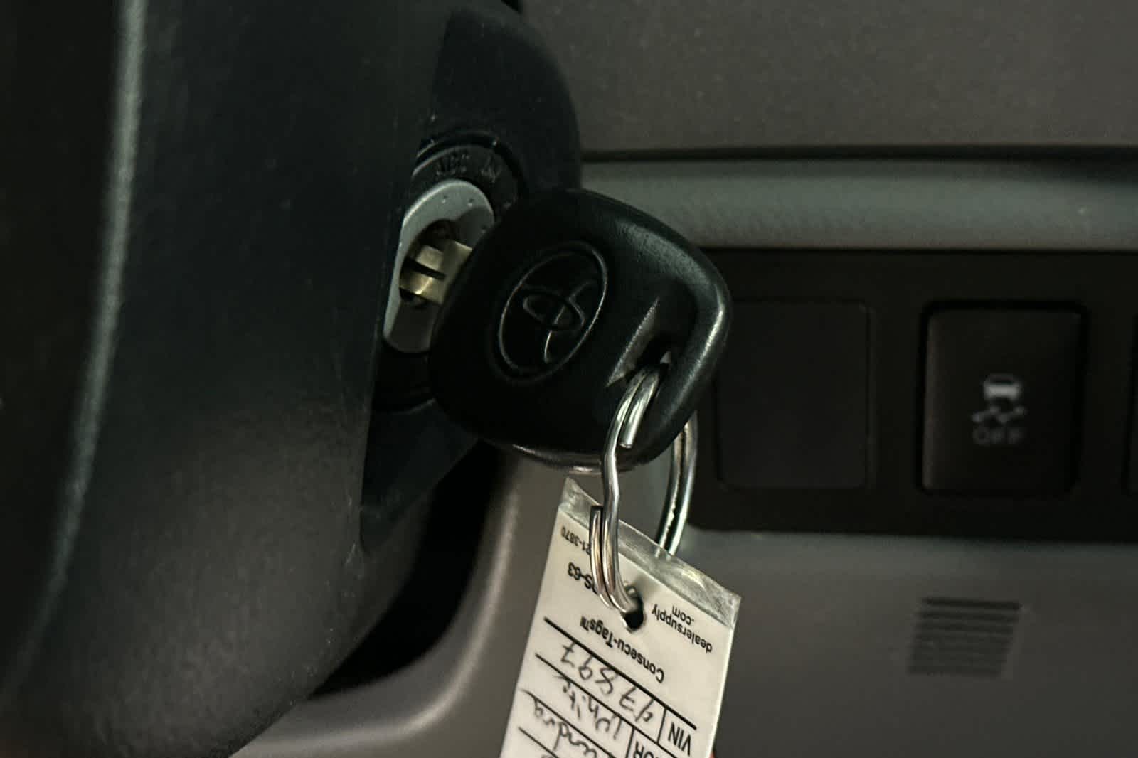 Thumbnail: 2012 Toyota Tundra - 27