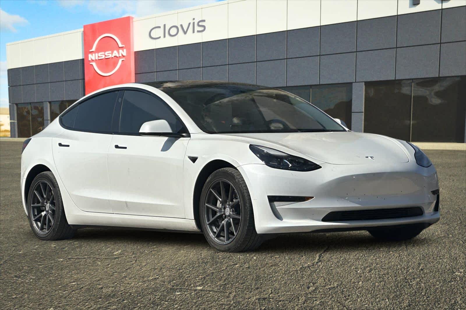 Thumbnail: 2023 Tesla Model 3 - 10
