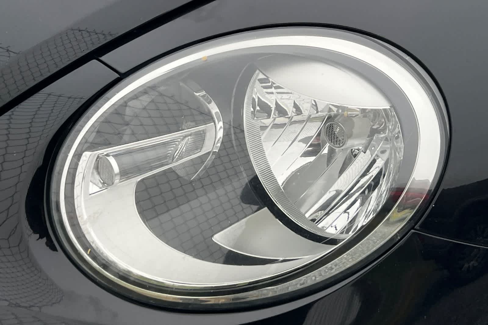 Thumbnail: 2014 Volkswagen Beetle - 25