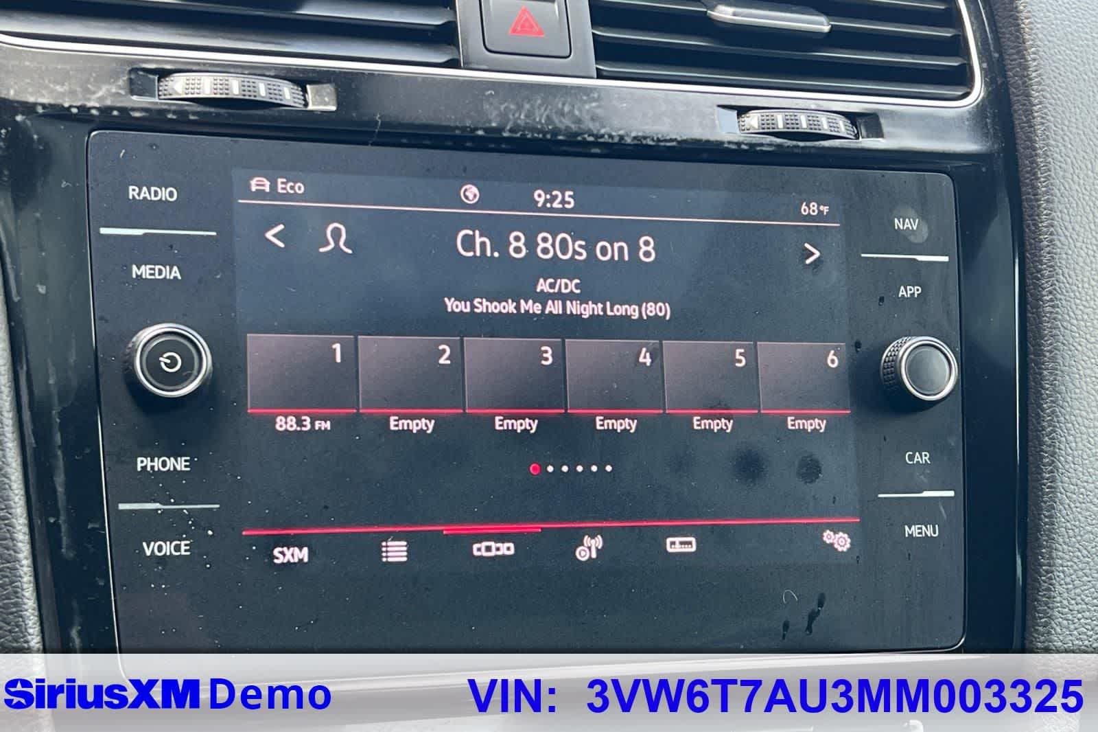 Thumbnail: 2021 Volkswagen Golf - 37