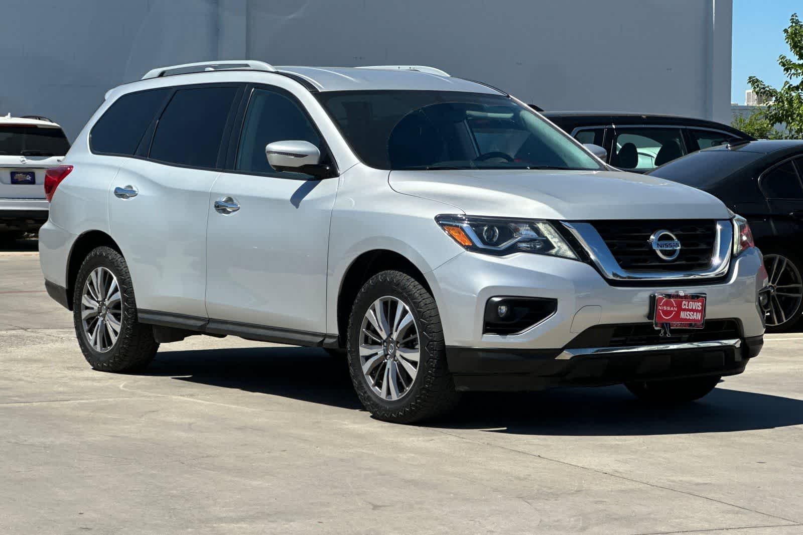 Thumbnail: 2019 Nissan Pathfinder - 10
