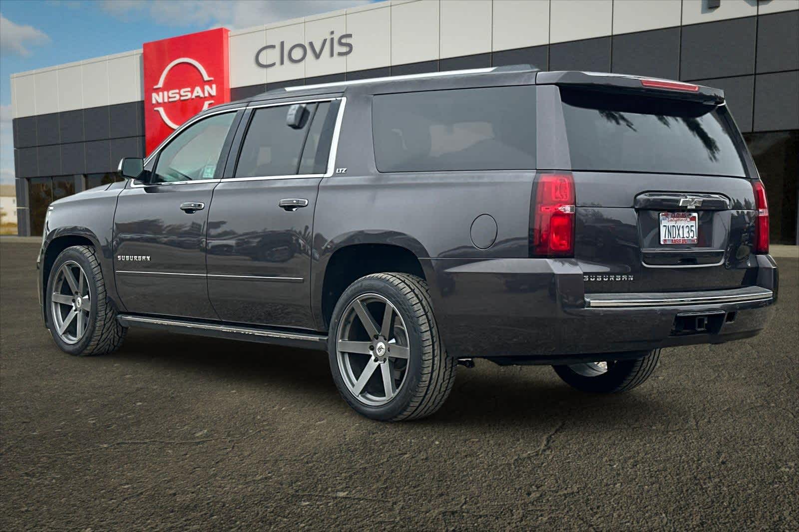 Thumbnail: 2016 Chevrolet Suburban - 7