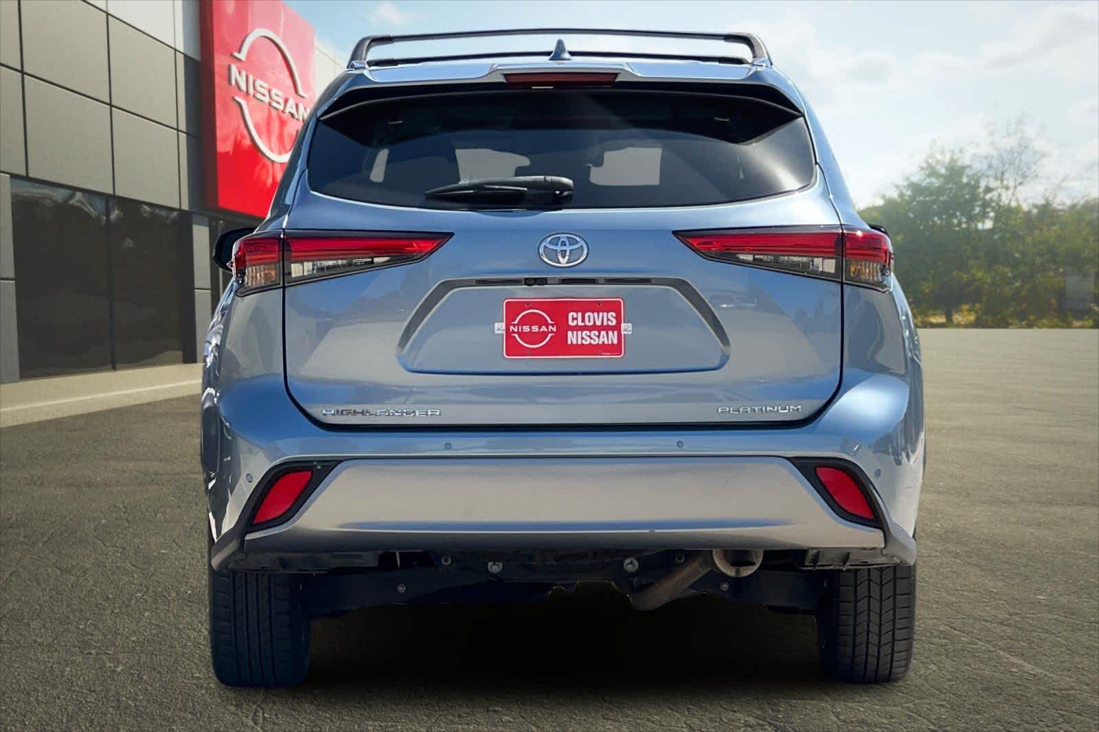 Thumbnail: 2022 Toyota Highlander - 8