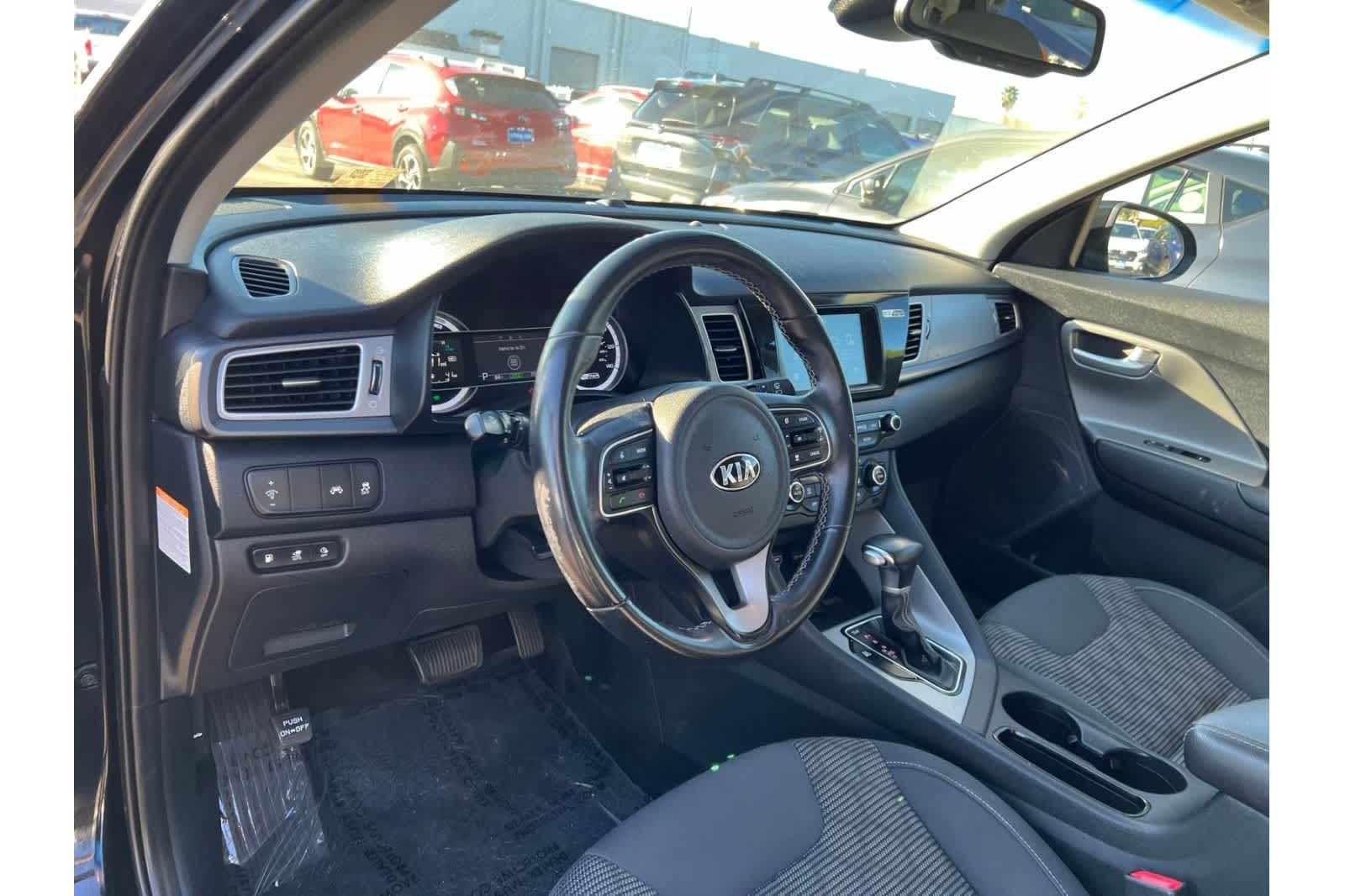 Thumbnail: 2018 Kia Niro - 15