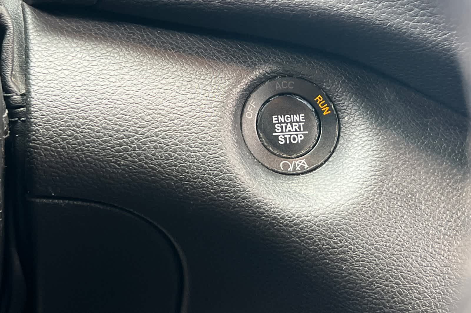 Thumbnail: 2019 Jeep Cherokee - 26