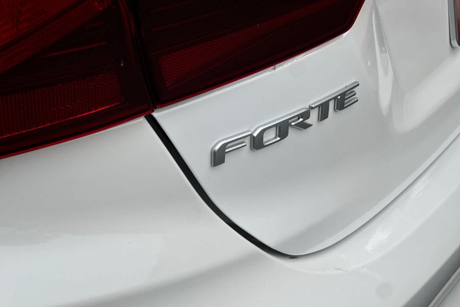 Thumbnail: 2024 Kia Forte - 16