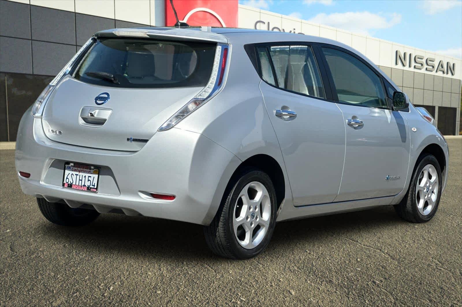 Thumbnail: 2011 Nissan Leaf - 3
