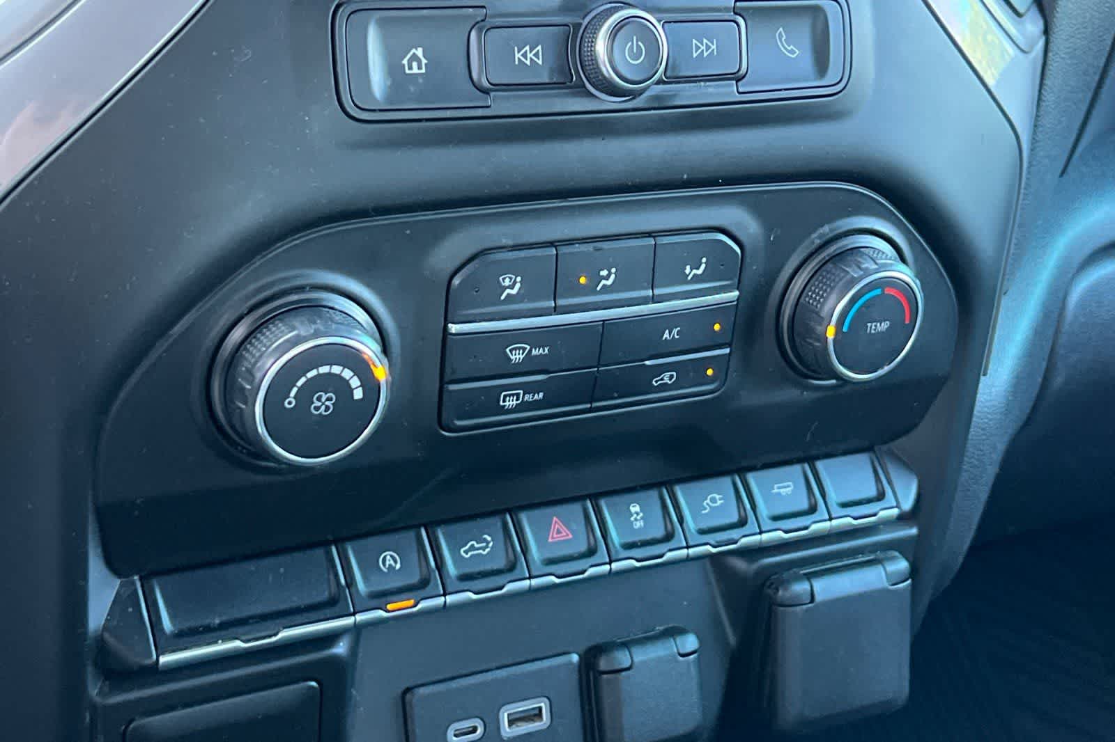 Thumbnail: 2021 Chevrolet Silverado 1500 - 21